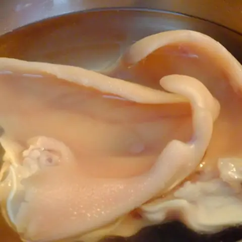 Hướng Dẫn Chi Tiết Cách Nấu Lỗ Tai Heo Giòn Sần Sật, Không Hôi