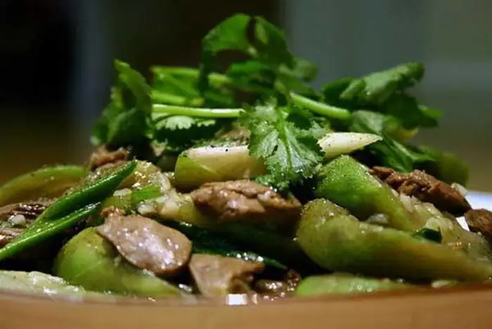 Hướng dẫn chi tiết cách nấu lòng gà xào mướp ngon tại nhà