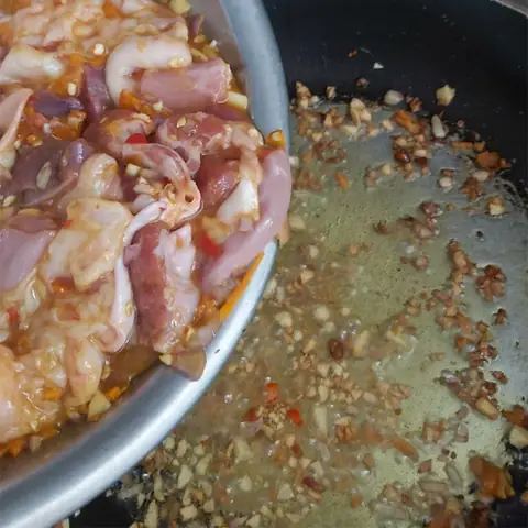 Cách Nấu Lòng Xào Nghệ Thơm Ngon, Đậm Vị Chuẩn Vị Gia Đình