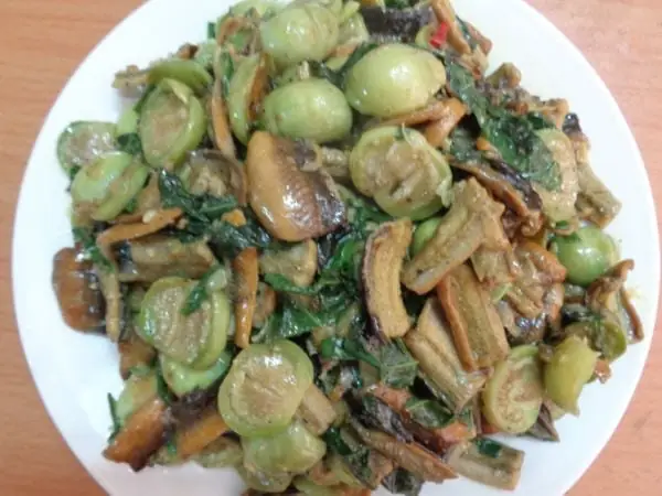 lươn đồng xứ Nghệ xào cà pháo lươn đồng xứ Nghệ xào cà pháo