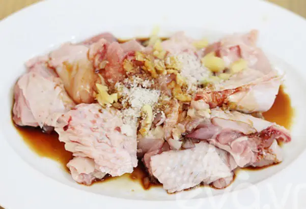 Cách nấu gà kho măng khô