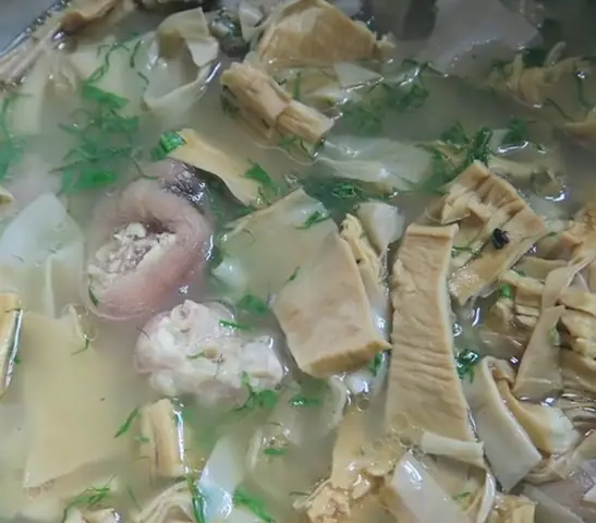 Cách nấu măng khô xương, giò heo