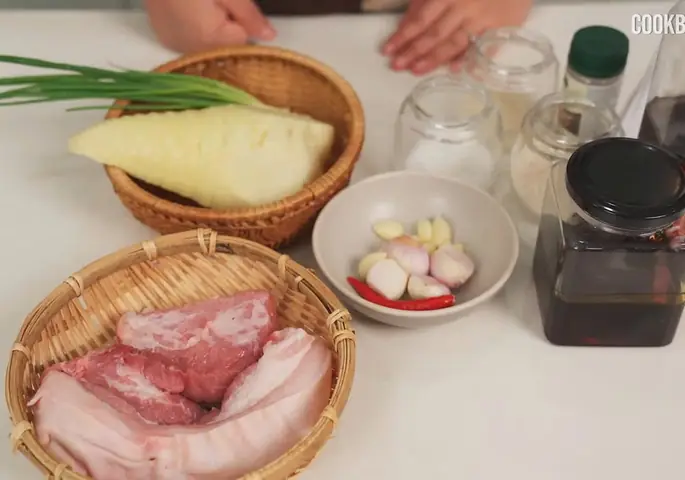 Cách Nấu Măng Tươi Với Thịt Lợn Ngon Đậm Đà Chuẩn Vị