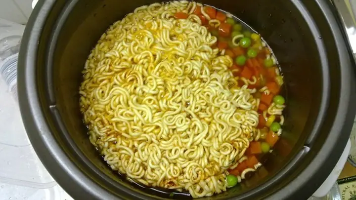 Cách Nấu Mì Bằng Nồi Cơm Điện Chuẩn Vị, Siêu Đơn Giản Tại Nhà Cách Nấu Mì Bằng Nồi Cơm Điện Chuẩn Vị, Siêu Đơn Giản Tại Nhà