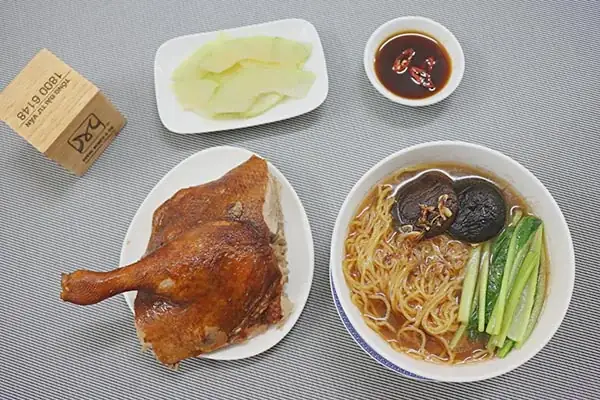 Hướng dẫn chi tiết cách nấu mì bằng tiếng Anh: Từ vựng & Cấu trúc