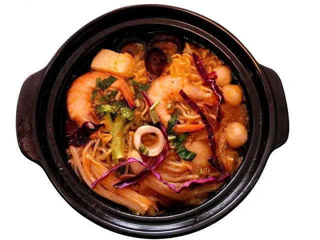 Hướng dẫn chi tiết cách nấu mì Hàn Quốc chuẩn vị tại nhà