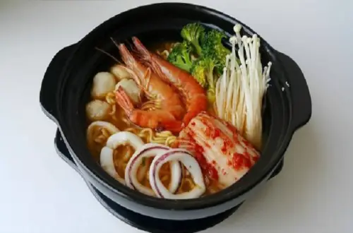 Cách nấu mì kim chi hải sản chuẩn vị Hàn Quốc tại nhà Cách nấu mì kim chi hải sản chuẩn vị Hàn Quốc tại nhà