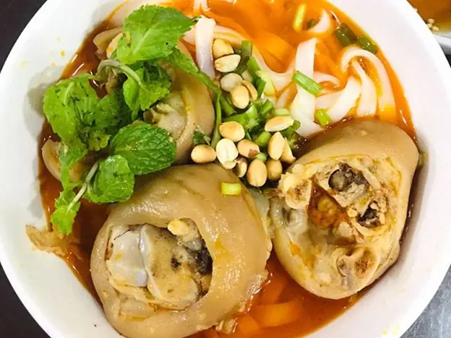 Hướng Dẫn Chi Tiết Cách Nấu Mì Quảng Giò Heo Ngon Chuẩn Vị