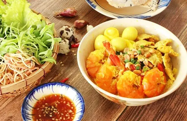 Cách nấu Mì Quảng tôm sườn chuẩn vị, đậm đà tại nhà