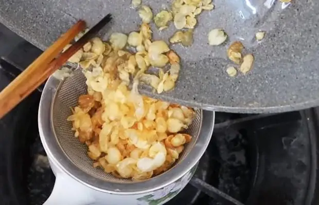 cách nấu mì quảng tôm thịt
