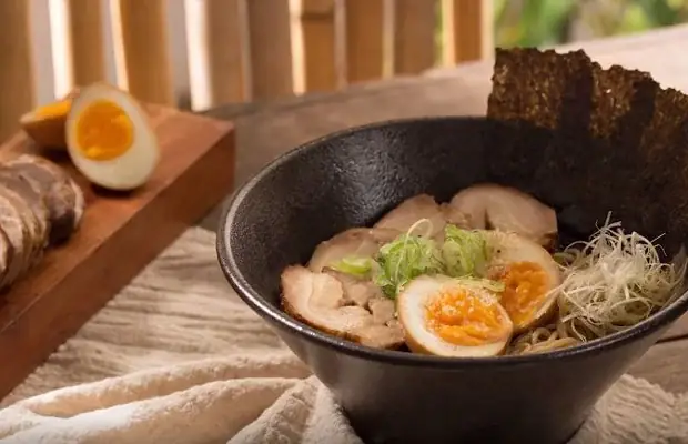 Hướng Dẫn Chi Tiết **Cách Nấu Mì Ramen Nhật Bản** Chuẩn Vị Tại Nhà