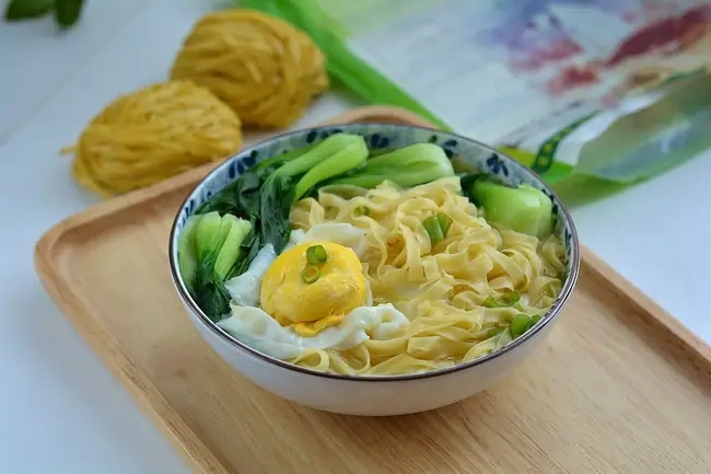 Cách Nấu Mì Rau Cải Ngon Miệng, Đủ Dinh Dưỡng Cho Bữa Sáng Cách Nấu Mì Rau Cải Ngon Miệng, Đủ Dinh Dưỡng Cho Bữa Sáng