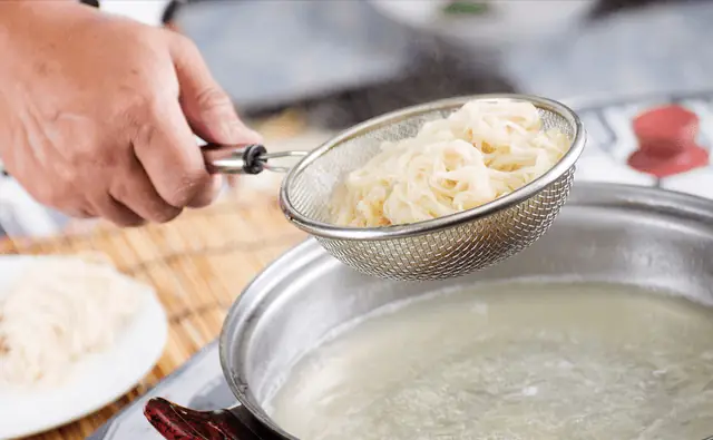 Cách Nấu Mì Sợi Khô Chuẩn Vị, Thơm Ngon Tại Nhà