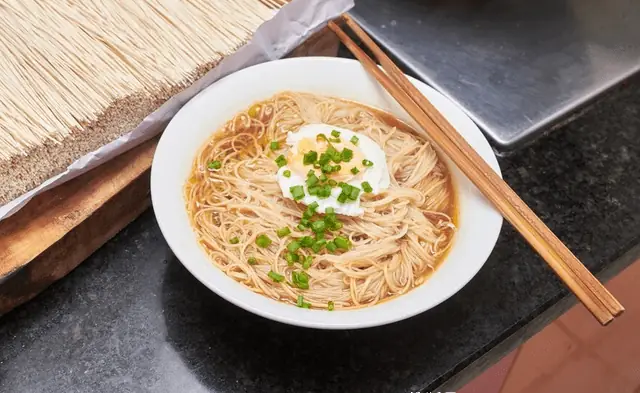 Hướng Dẫn Chi Tiết Cách Nấu Mì Sợi Ngon Tại Nhà Đơn Giản