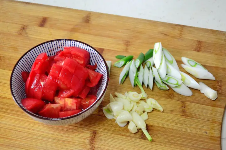 Mách bạn cách nấu mì tôm với nấm kim châm ngon chuẩn vị tại nhà