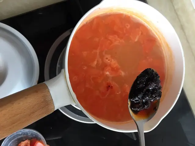 Cách Nấu Mì Tôm Xúc Xích Ngon Miệng, Dễ Làm Tại Nhà Cách Nấu Mì Tôm Xúc Xích Ngon Miệng, Dễ Làm Tại Nhà