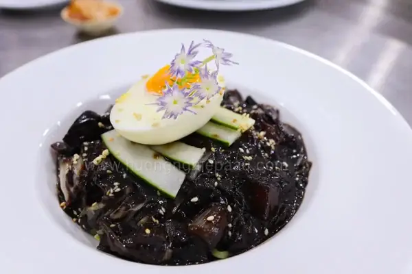 cách nấu mì tương đen