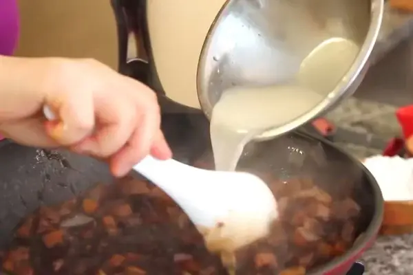 cách nấu mì tương đen