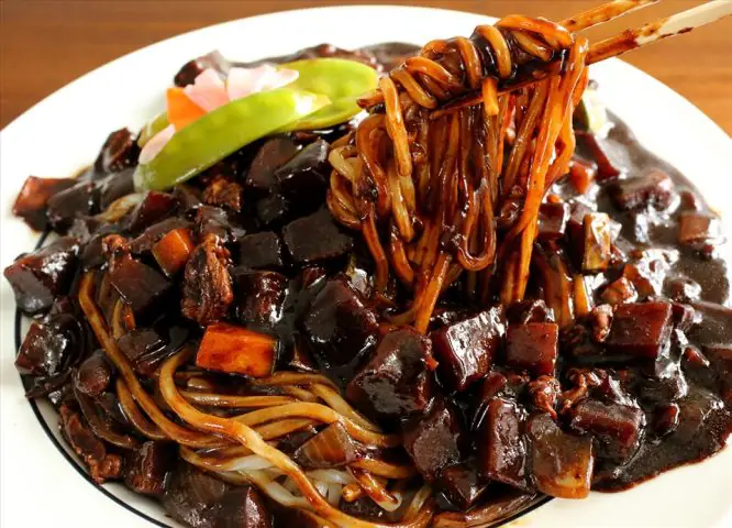 Hướng Dẫn Chi Tiết Cách Nấu Mì Tương Đen Gói Hàn Quốc Chuẩn Vị Tại Nhà Hướng Dẫn Chi Tiết Cách Nấu Mì Tương Đen Gói Hàn Quốc Chuẩn Vị Tại Nhà