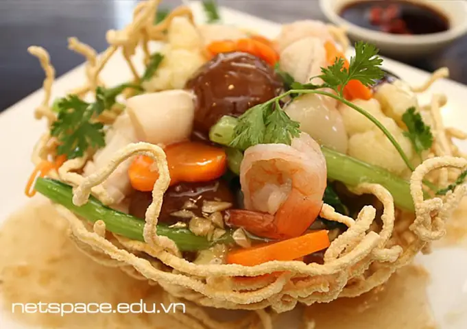 Cách Nấu Mì Xào Giòn Thập Cẩm Chuẩn Vị Ngon Tại Nhà Đơn Giản