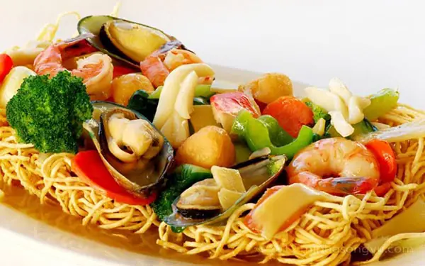 Cách Nấu Mì Xào Hải Sản Thơm Ngon Chuẩn Vị Tại Nhà