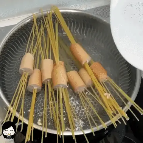 Cách Nấu Mì Xúc Xích Ý Đậm Đà, Chuẩn Vị Tại Gia Đình Cách Nấu Mì Xúc Xích Ý Đậm Đà, Chuẩn Vị Tại Gia Đình