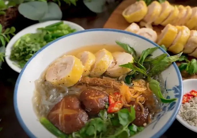 Hướng Dẫn Cách Nấu Miến Gà Hà Nội Đậm Đà Chuẩn Vị