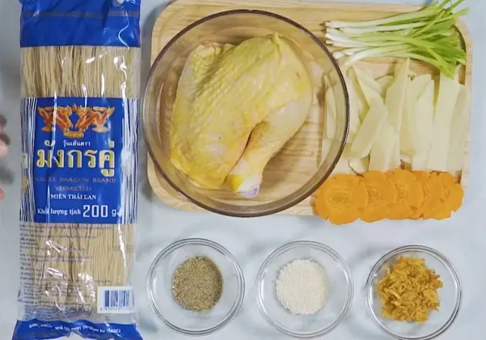 Hướng Dẫn Chi Tiết Cách Nấu Miến Gà Măng Tươi Ngon Đúng Vị