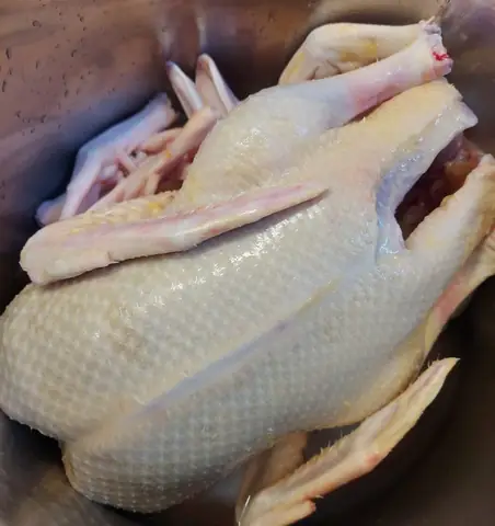 Hướng dẫn chi tiết cách nấu miến ngan măng khô thơm ngon chuẩn vị