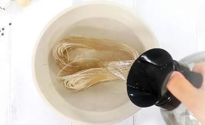 Cách Nấu Miến Xào Cua Chuẩn Vị, Đậm Đà Như Ngoài Hàng