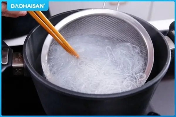 Miến Xào Mực Khô: Hướng Dẫn Cách Nấu Đơn Giản, Hấp Dẫn