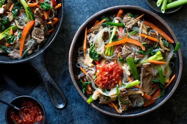 Hướng Dẫn Chi Tiết Cách Nấu Miến Xào Ngon Tại Nhà