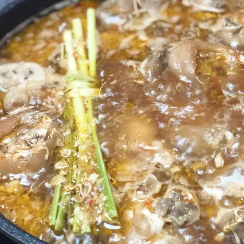 Cách Nấu Móng Giò Kho Sả Ớt Ngon Chuẩn Vị Tại Nhà Cách Nấu Móng Giò Kho Sả Ớt Ngon Chuẩn Vị Tại Nhà