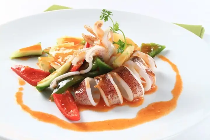 Hướng dẫn chi tiết cách nấu mực chua ngọt ngon chuẩn vị