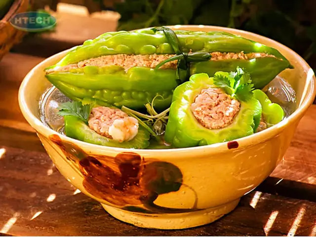 Cách Nấu Mướp Đắng Với Thịt Ngon, Thanh Mát, Không Đắng