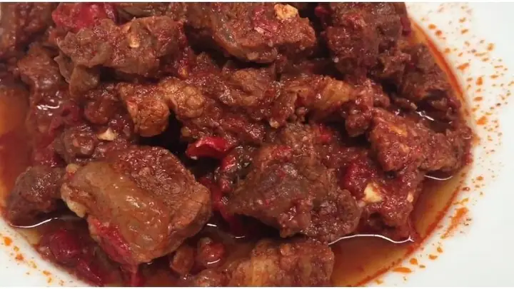 Hướng Dẫn Chi Tiết Cách Nấu Nạm Bò Với Gấc Ngon Tại Nhà