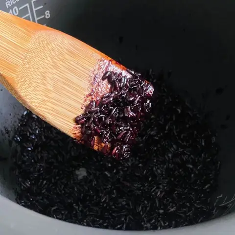 Nấu Nếp Cẩm Ngon Tại Nhà: Hướng Dẫn Từng Bước Dễ Làm