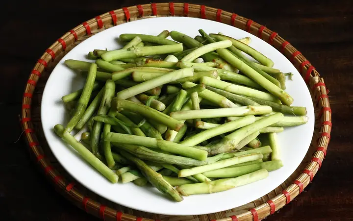 cách nấu ngó khoai không bị ngứa