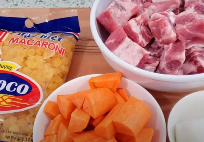 Nguyên liệu và dụng cụ cần có Nguyên liệu và dụng cụ cần có