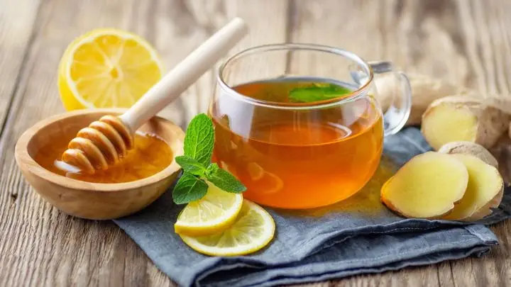 Trà gừng chanh mật ong giải độc gan