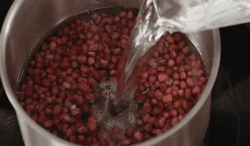 Bước 3: Nấu nước đậu đỏ