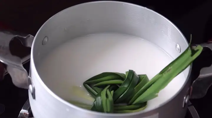 Hướng Dẫn Cách Nấu Nước Dừa Béo Ngậy Sánh Mịn Chuẩn Vị Tại Nhà Hướng Dẫn Cách Nấu Nước Dừa Béo Ngậy Sánh Mịn Chuẩn Vị Tại Nhà