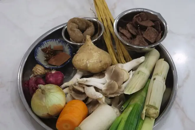 Cách Nấu Nước Dùng Phở Bò Gà Chuẩn Vị Tại Nhà Đậm Đà Nhất