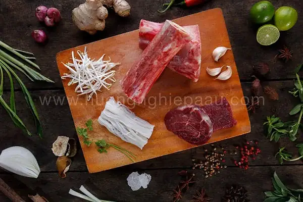 Hướng Dẫn Chi Tiết Cách Nấu Nước Dùng Phở Bò Thơm Ngon Đậm Đà Hướng Dẫn Chi Tiết Cách Nấu Nước Dùng Phở Bò Thơm Ngon Đậm Đà