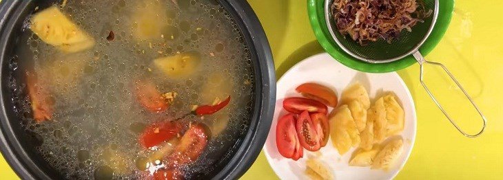Cách nấu nước lẩu cá linh chua cay