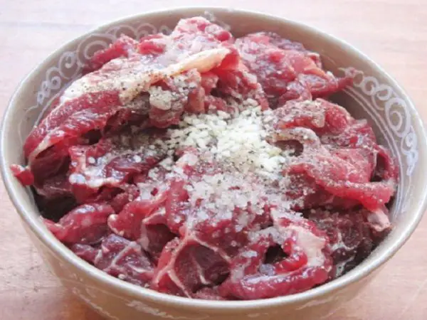 cách nấu nước lèo bún bò huế ngon