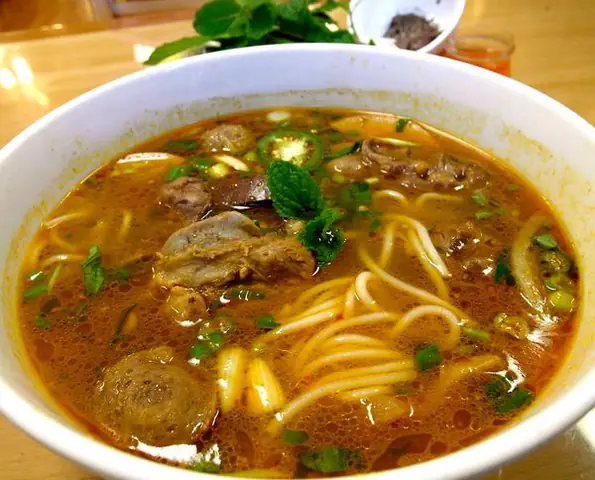 cách nấu nước lèo bún bò huế ngon