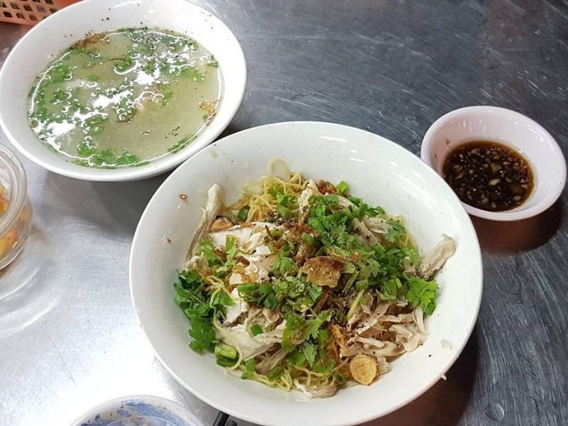 Cách nấu nước lèo hủ tiếu người Hoa thơm ngon