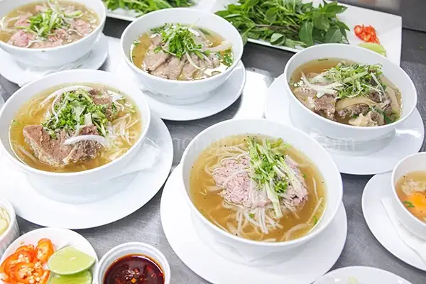 Hướng Dẫn Chi Tiết Cách Nấu Nước Lèo Phở Bò Thơm Ngon Chuẩn Vị Tại Nhà