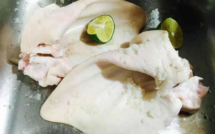 Cách Nấu Nước Mắm Ngâm Tai Heo Chuẩn Vị, Giòn Sần Sật Tại Nhà